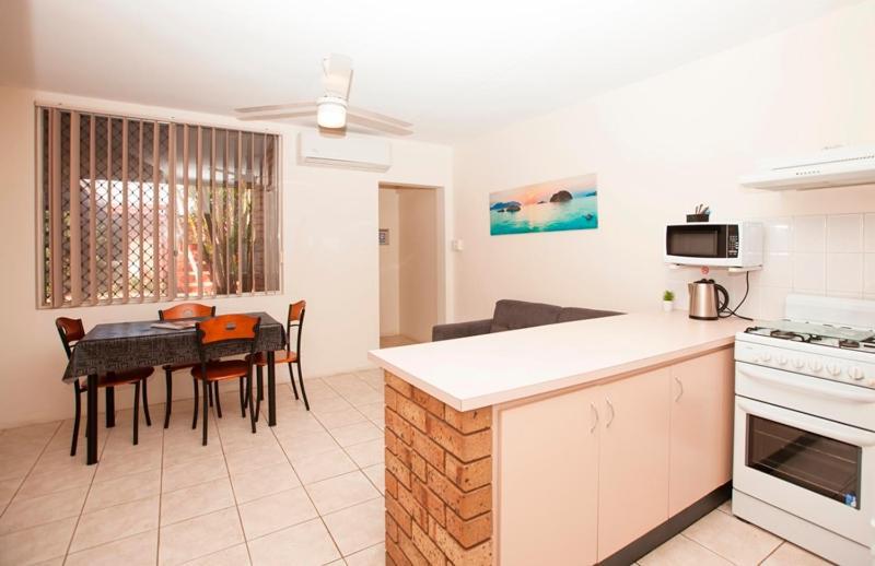 Carnarvon Central Apartments Extérieur photo