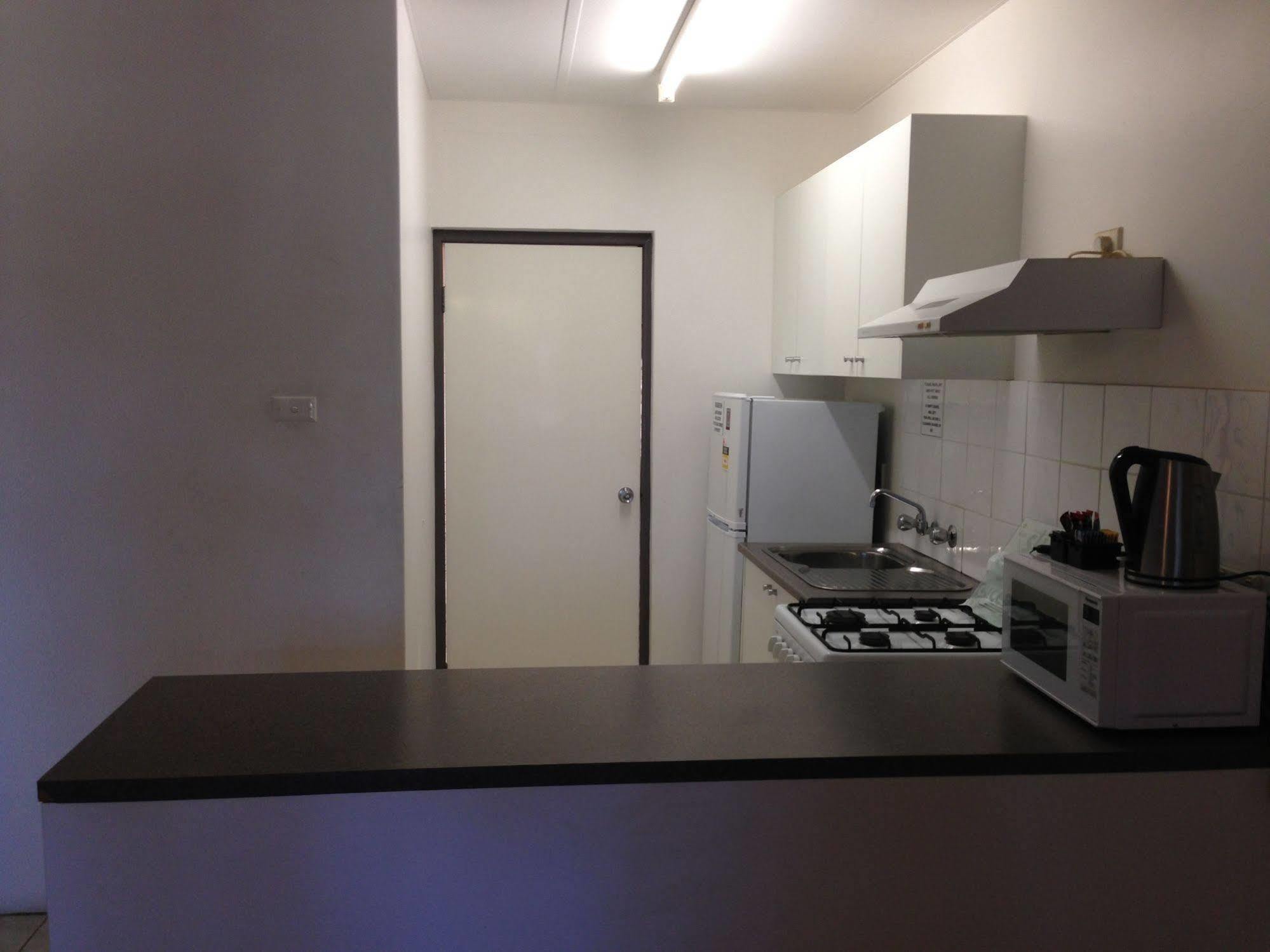 Carnarvon Central Apartments Extérieur photo